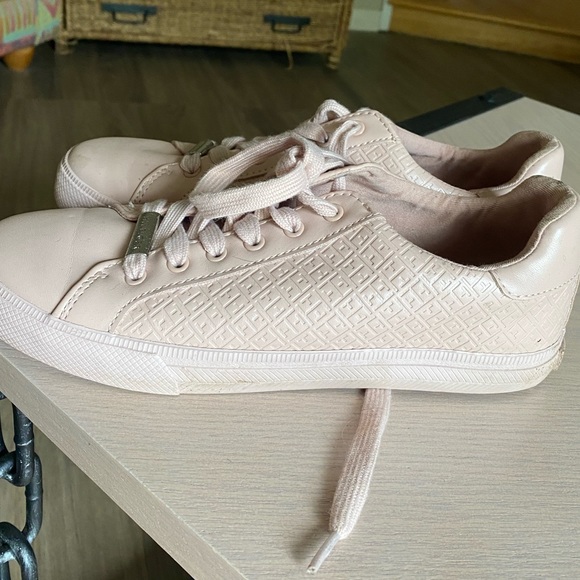 Tommy Hilfiger Sneakers - Picture 1 of 6